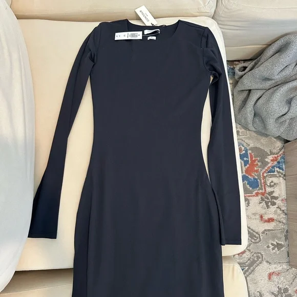 Aritzia Contour Crew Longsleeve Maxi Dress - Picture 1 of 3